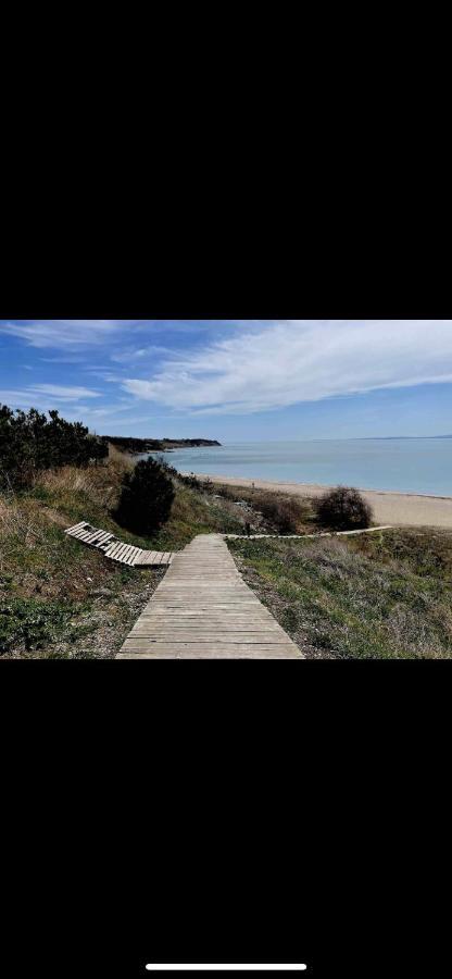 Brand New First Line Sea View 2 Bedroom Apartment Burgasz Kültér fotó