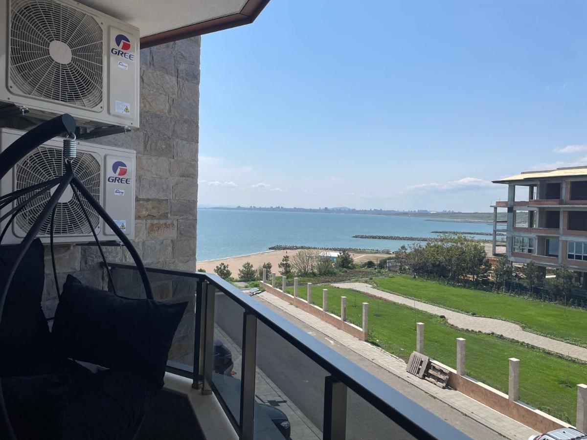 Brand New First Line Sea View 2 Bedroom Apartment Burgasz Kültér fotó